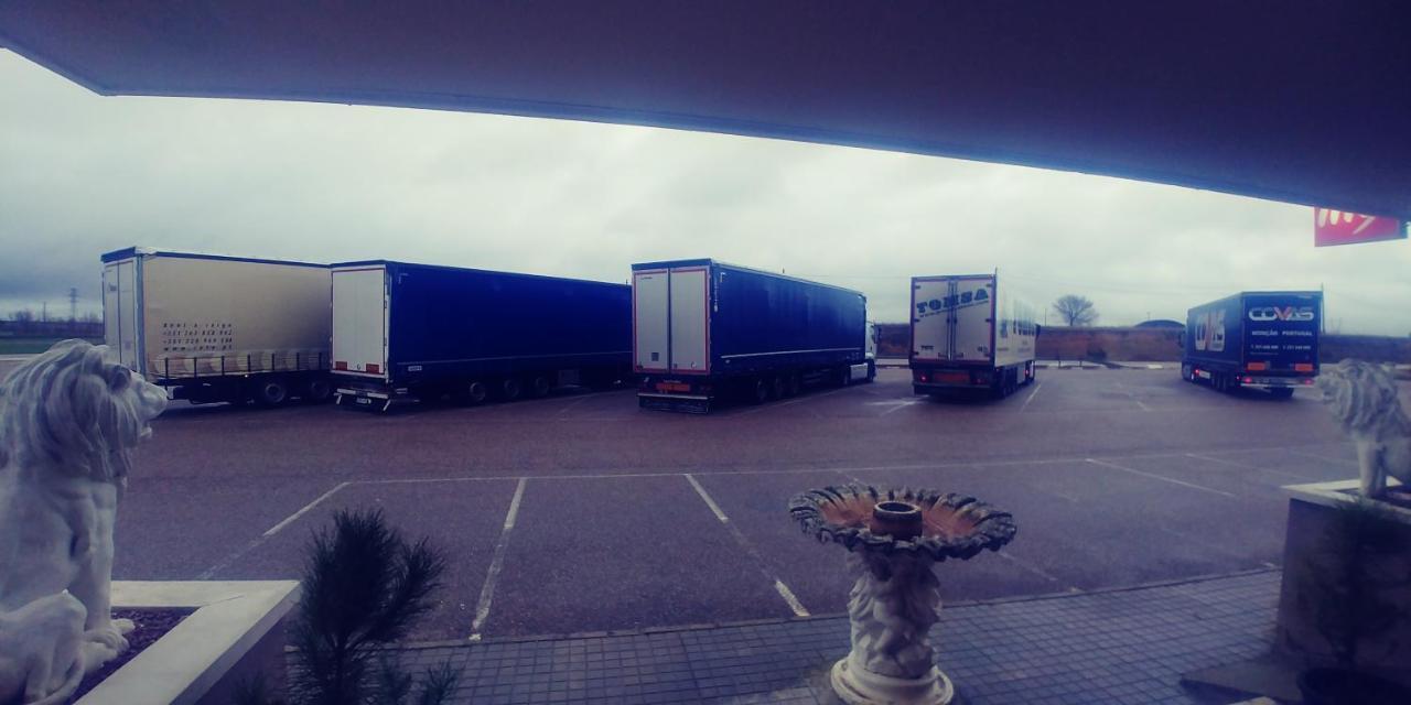 Hotel Ria De Vigo "Tierra De Campos" Becilla de Valderaduey Exteriér fotografie