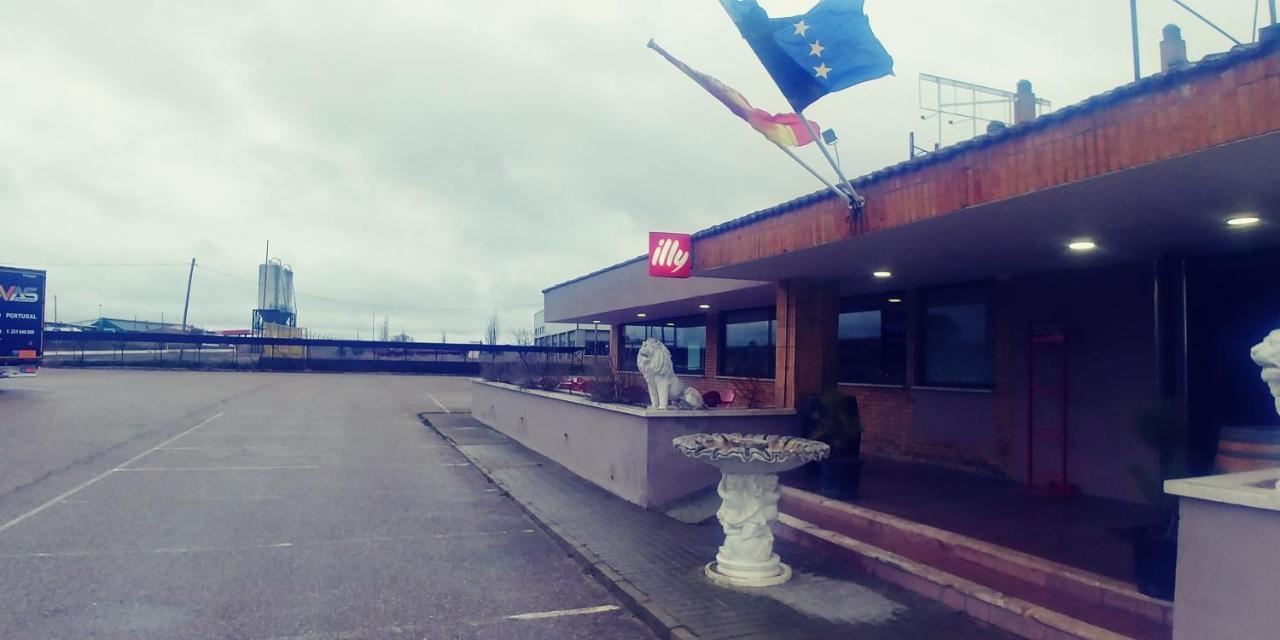 Hotel Ria De Vigo "Tierra De Campos" Becilla de Valderaduey Exteriér fotografie